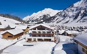 Hotel Schranz - Ski In & Ski Out
